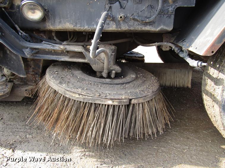 image for item FJ9627 2000 Johnston street sweeper