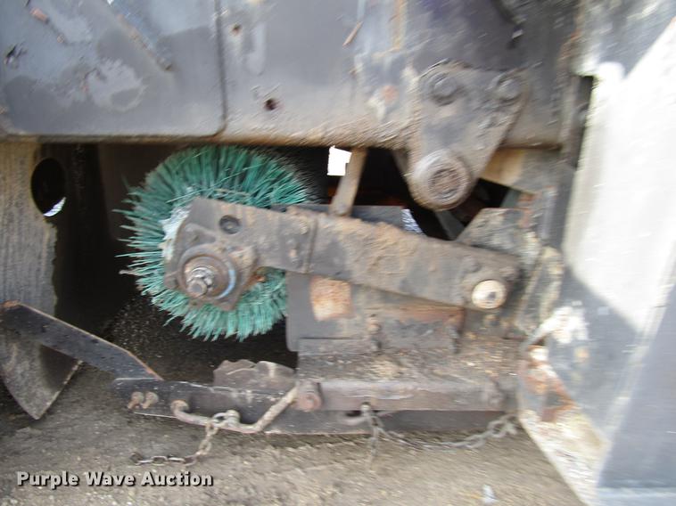 image for item FJ9627 2000 Johnston street sweeper