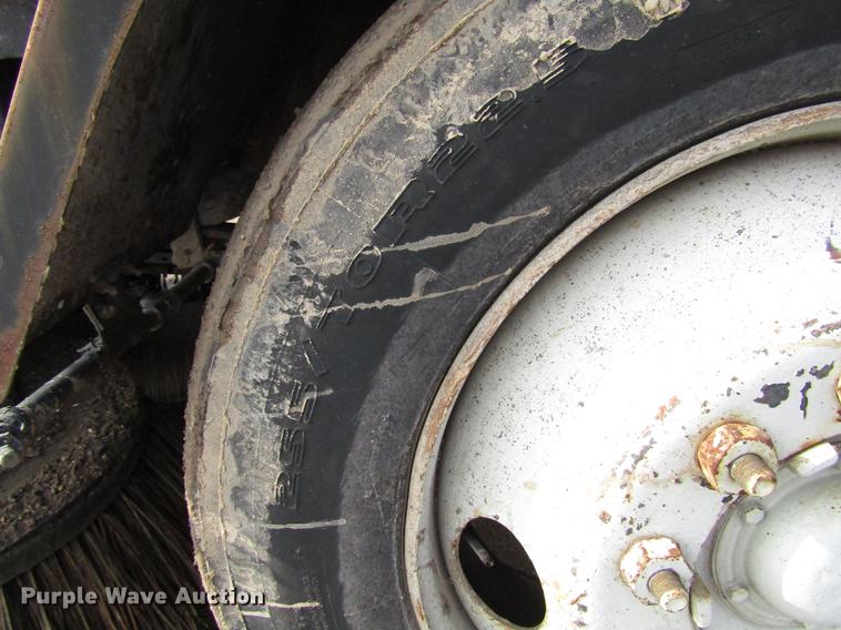 image for item FJ9627 2000 Johnston street sweeper