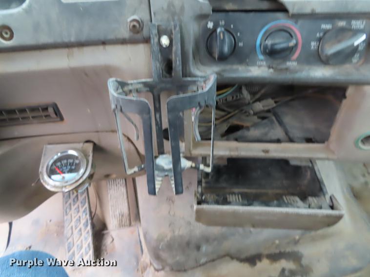 image for item L1487 2002 Sterling L9500 ready mix truck