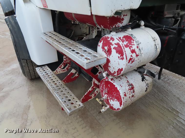 image for item L1487 2002 Sterling L9500 ready mix truck