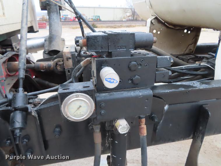 image for item L1487 2002 Sterling L9500 ready mix truck