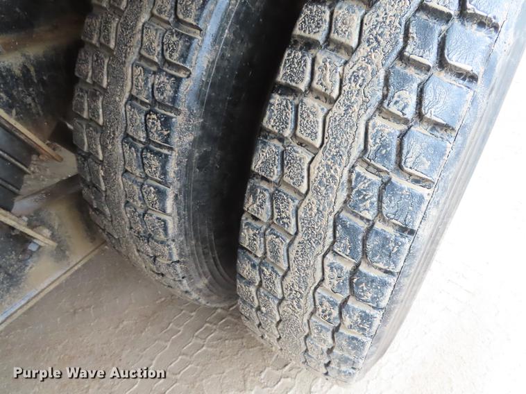 image for item L1487 2002 Sterling L9500 ready mix truck