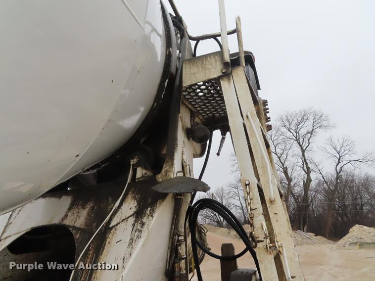 image for item L1487 2002 Sterling L9500 ready mix truck