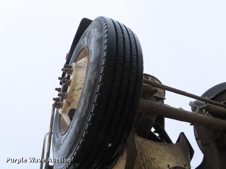 image for item L1487 2002 Sterling L9500 ready mix truck