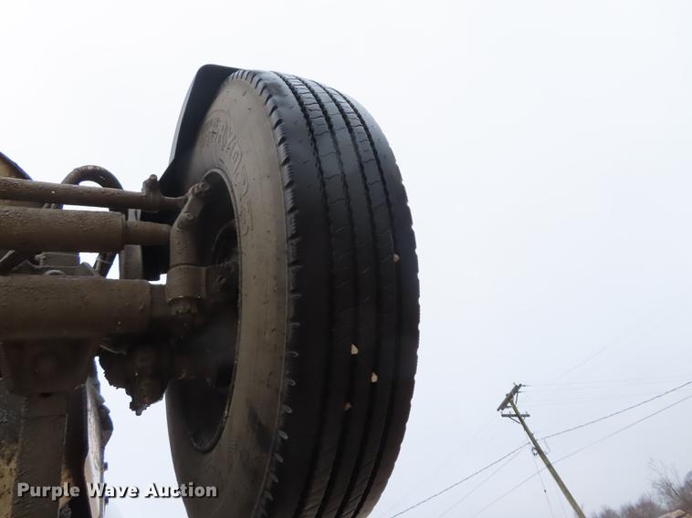 image for item L1487 2002 Sterling L9500 ready mix truck