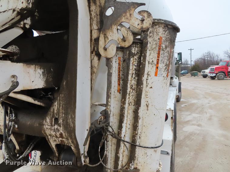 image for item L1487 2002 Sterling L9500 ready mix truck