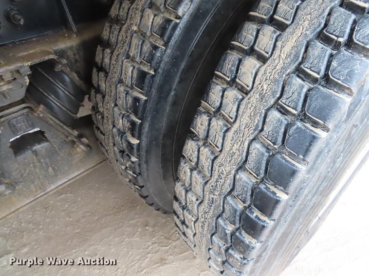 image for item L1487 2002 Sterling L9500 ready mix truck