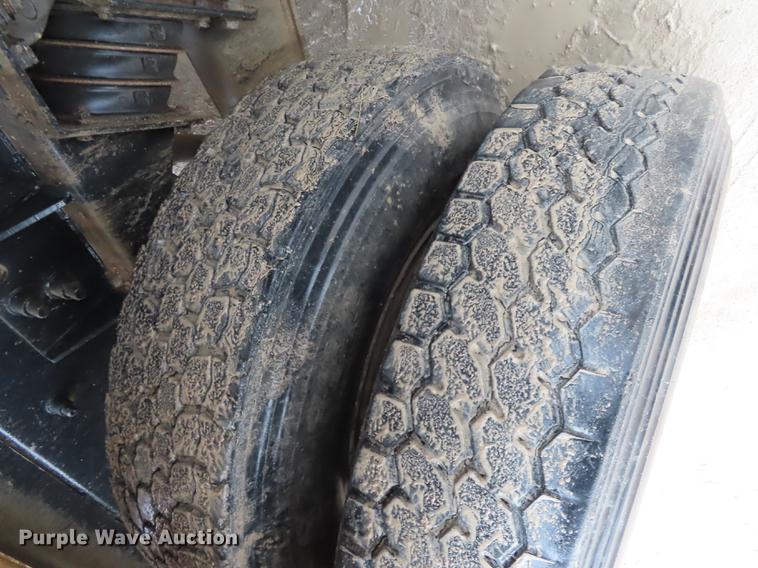 image for item L1487 2002 Sterling L9500 ready mix truck