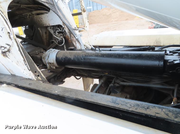 image for item L1487 2002 Sterling L9500 ready mix truck