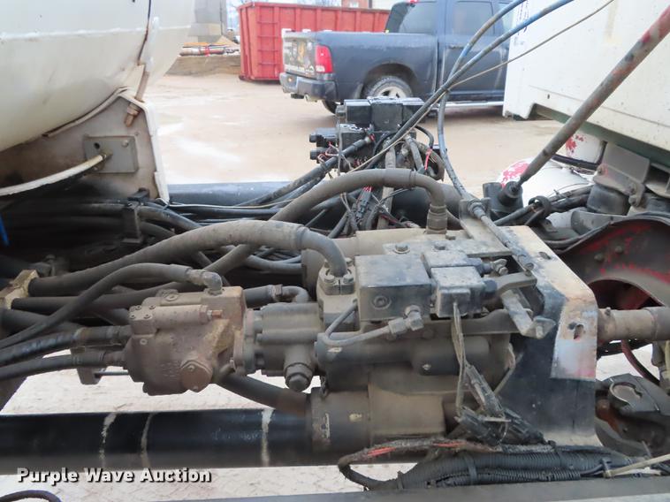 image for item L1487 2002 Sterling L9500 ready mix truck