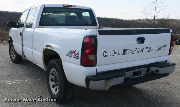 image for item DB8856 2005 Chevrolet Silverado 1500 Ext. Cab pickup truck