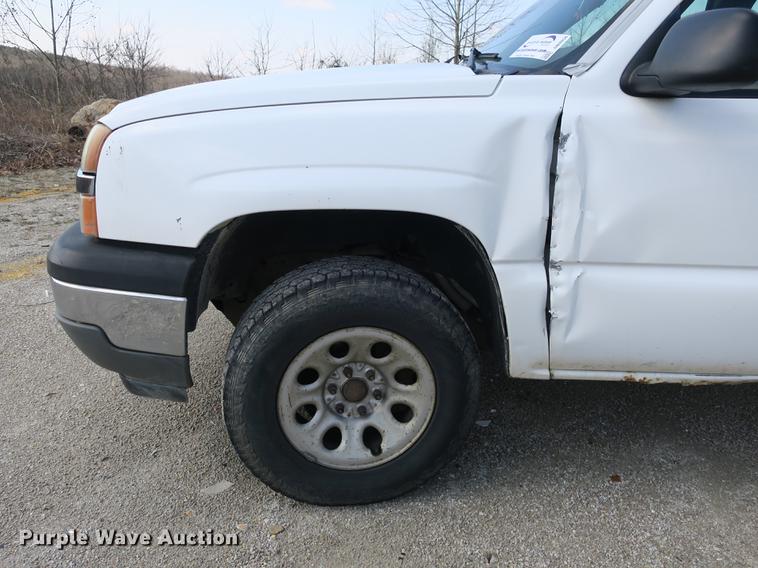 image for item DB8856 2005 Chevrolet Silverado 1500 Ext. Cab pickup truck