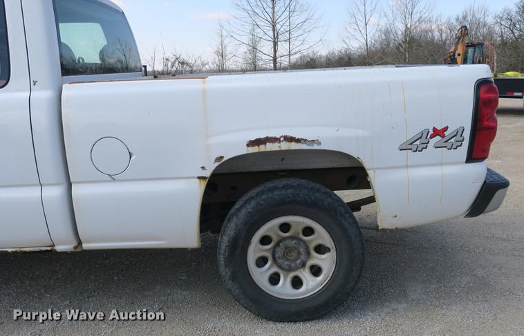 image for item DB8856 2005 Chevrolet Silverado 1500 Ext. Cab pickup truck