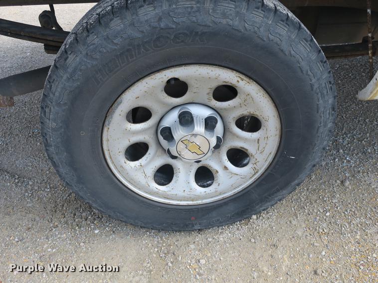 image for item DB8856 2005 Chevrolet Silverado 1500 Ext. Cab pickup truck