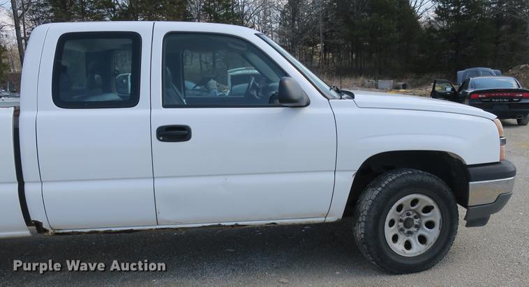 image for item DB8856 2005 Chevrolet Silverado 1500 Ext. Cab pickup truck