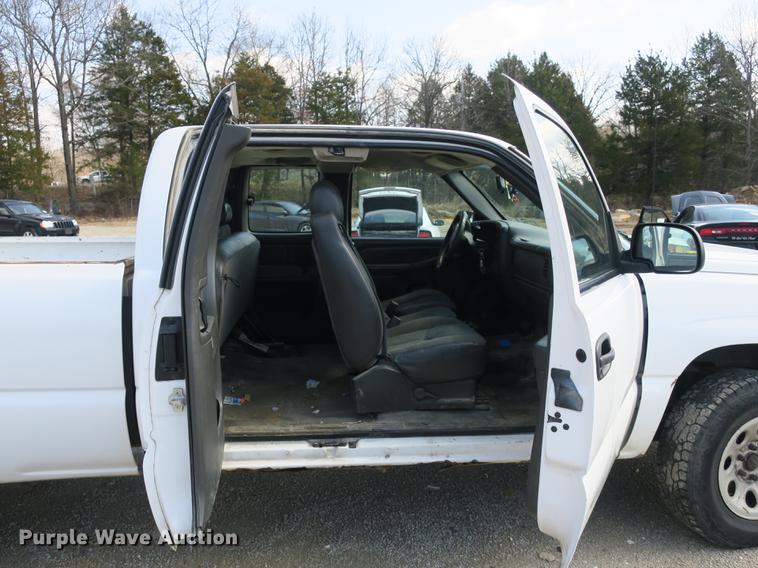 image for item DB8856 2005 Chevrolet Silverado 1500 Ext. Cab pickup truck