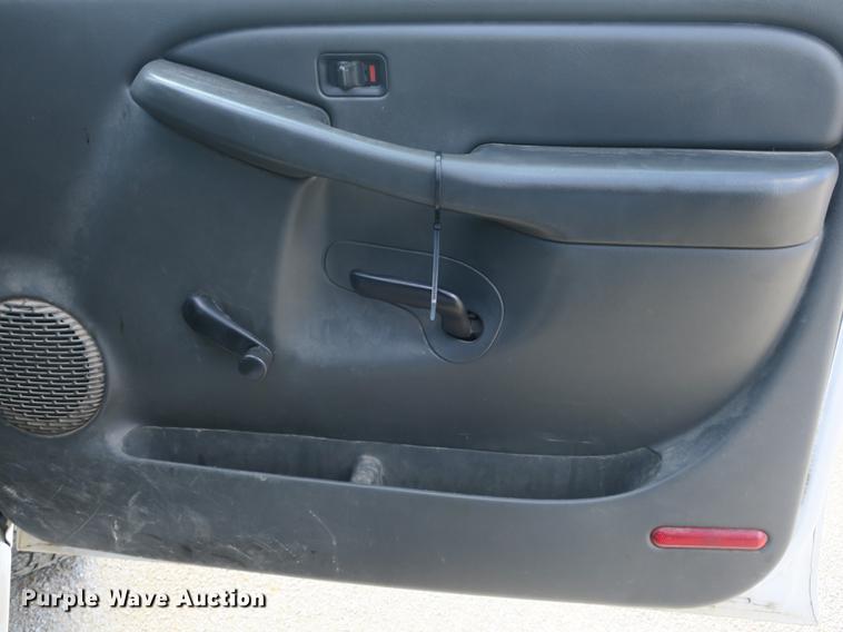 image for item DB8856 2005 Chevrolet Silverado 1500 Ext. Cab pickup truck