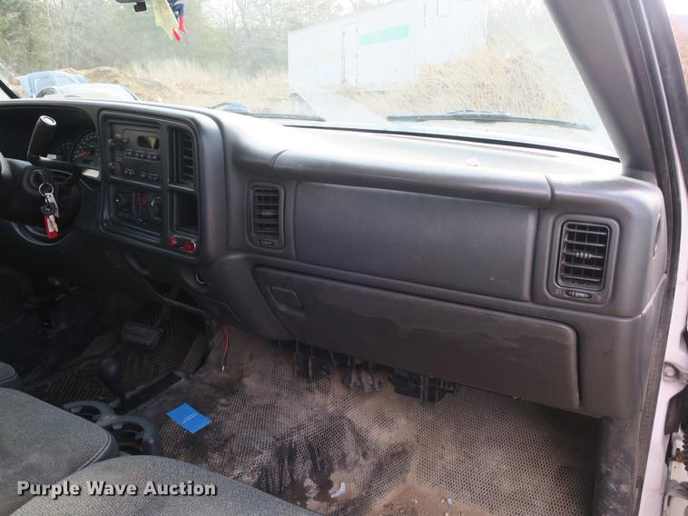 image for item DB8856 2005 Chevrolet Silverado 1500 Ext. Cab pickup truck