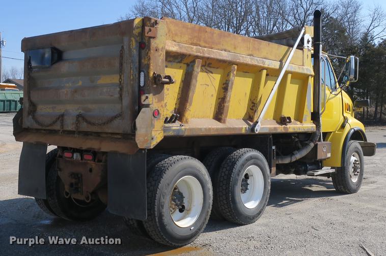 image for item DB8857 2007 Sterling TeeJet dump truck