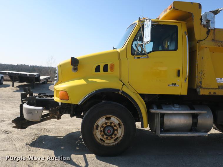 image for item DB8857 2007 Sterling TeeJet dump truck