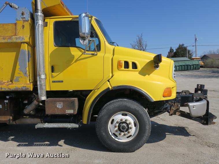 image for item DB8857 2007 Sterling TeeJet dump truck