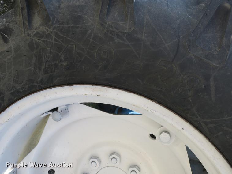 image for item DB8860 Ford 3930 tractor