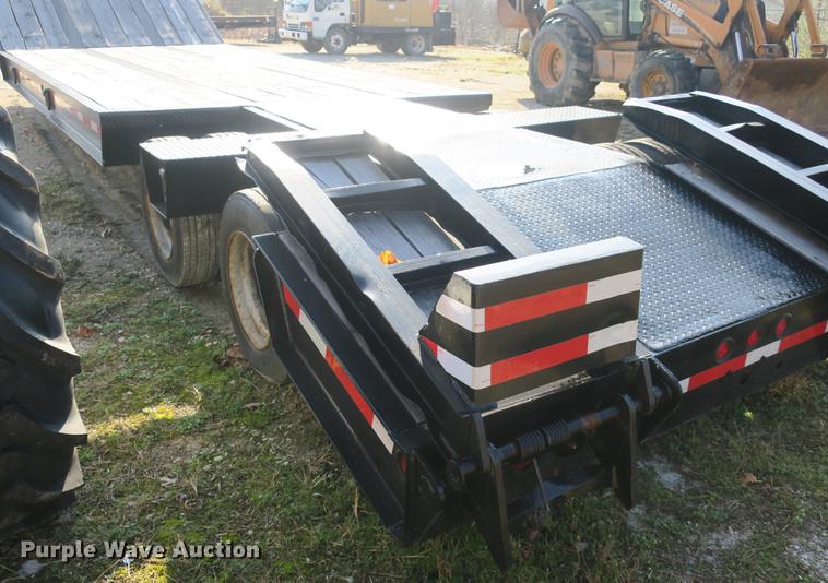 image for item DB8861 1990 Eager Beaver drop deck equipment trailer