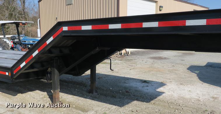image for item DB8861 1990 Eager Beaver drop deck equipment trailer