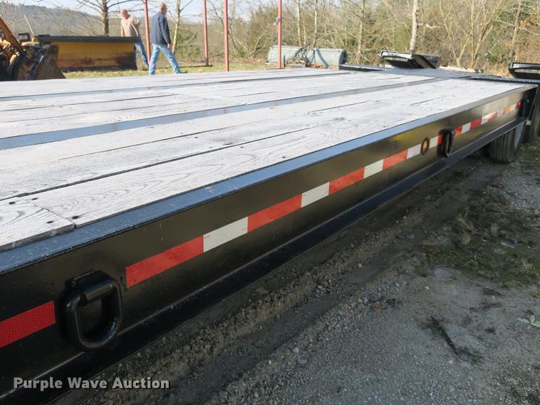 image for item DB8861 1990 Eager Beaver drop deck equipment trailer