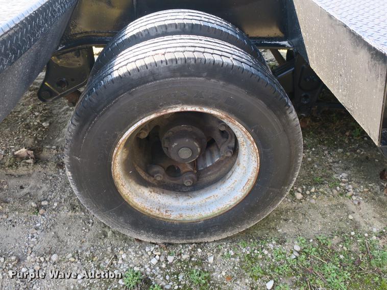 image for item DB8861 1990 Eager Beaver drop deck equipment trailer