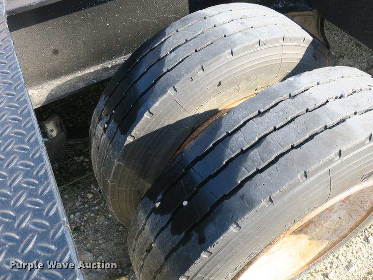 image for item DB8861 1990 Eager Beaver drop deck equipment trailer