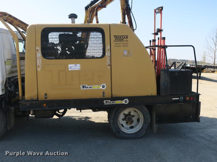 image for item DB8868 2003 GMC W5500 TrucKat flatbed truck