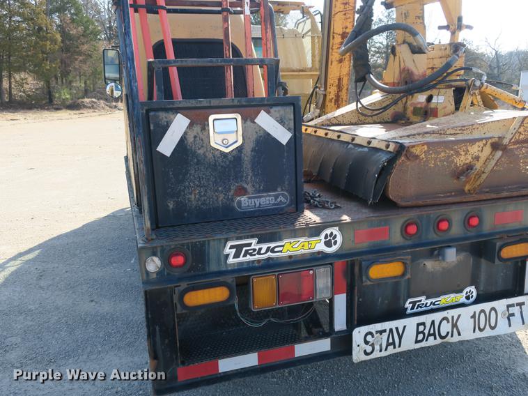 image for item DB8868 2003 GMC W5500 TrucKat flatbed truck