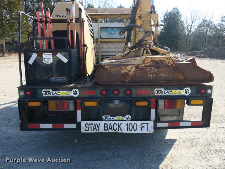 image for item DB8868 2003 GMC W5500 TrucKat flatbed truck