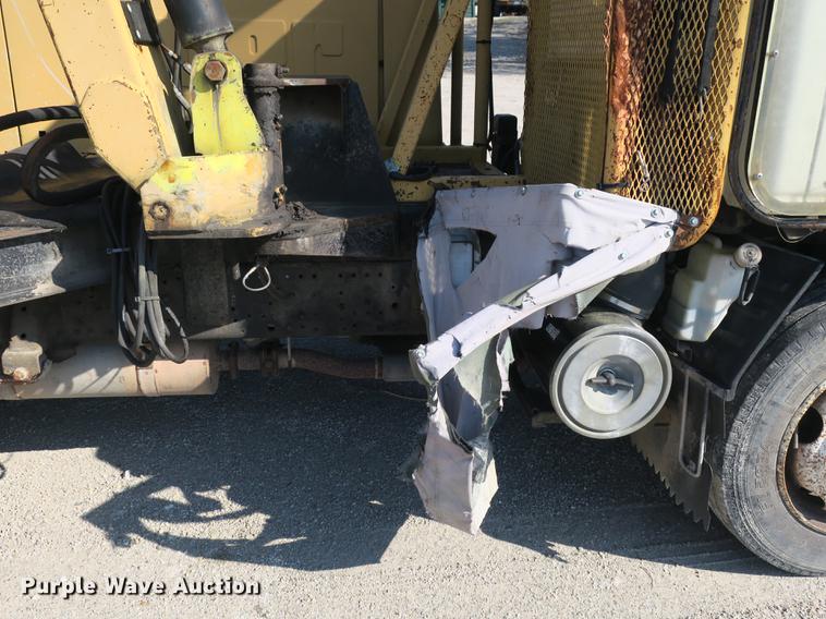 image for item DB8868 2003 GMC W5500 TrucKat flatbed truck