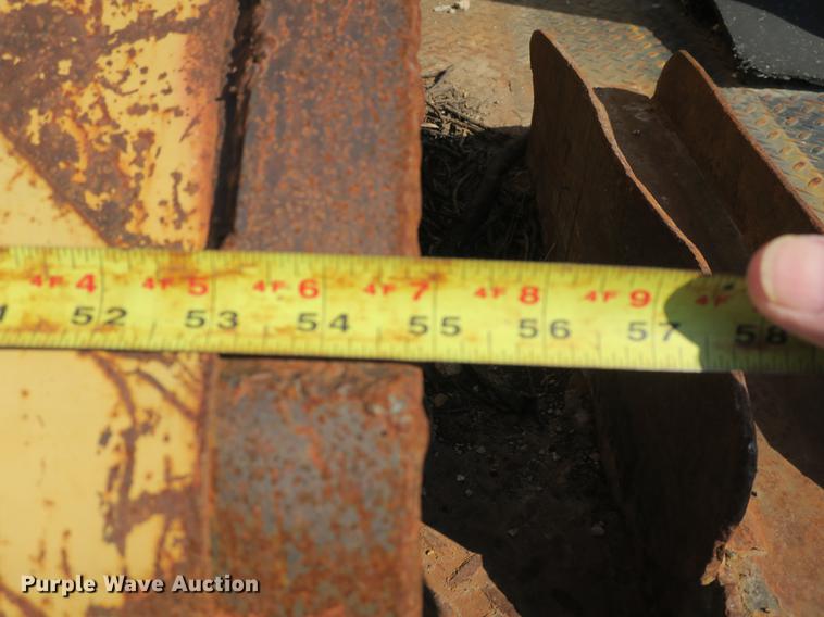 image for item DB8868 2003 GMC W5500 TrucKat flatbed truck