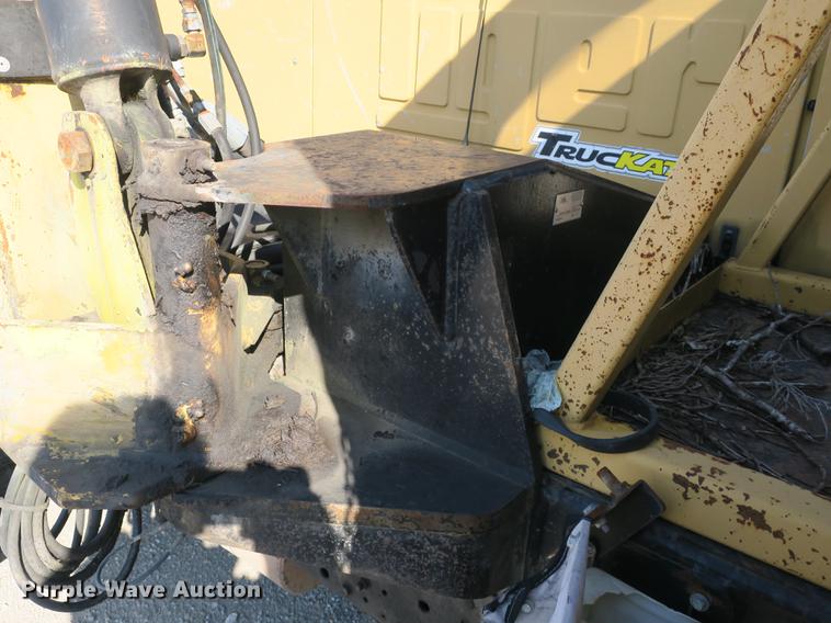 image for item DB8868 2003 GMC W5500 TrucKat flatbed truck