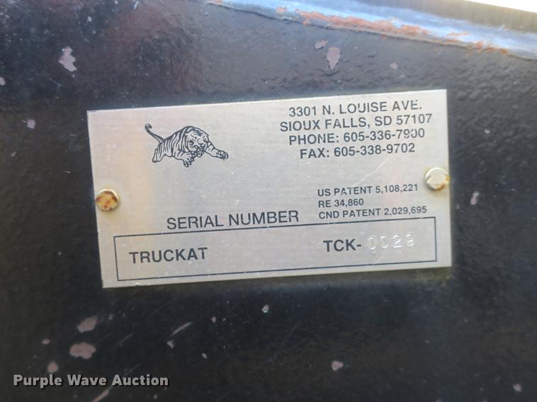 image for item DB8868 2003 GMC W5500 TrucKat flatbed truck