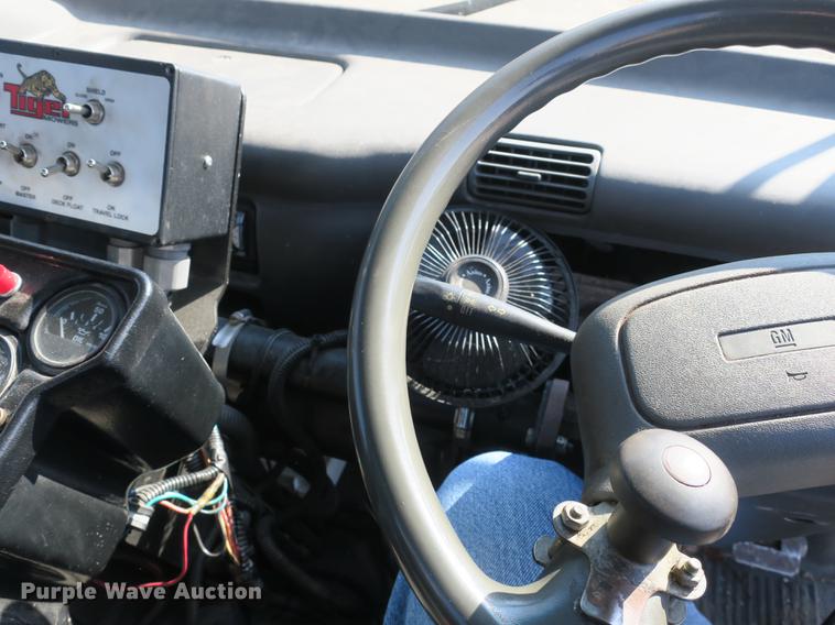 image for item DB8868 2003 GMC W5500 TrucKat flatbed truck