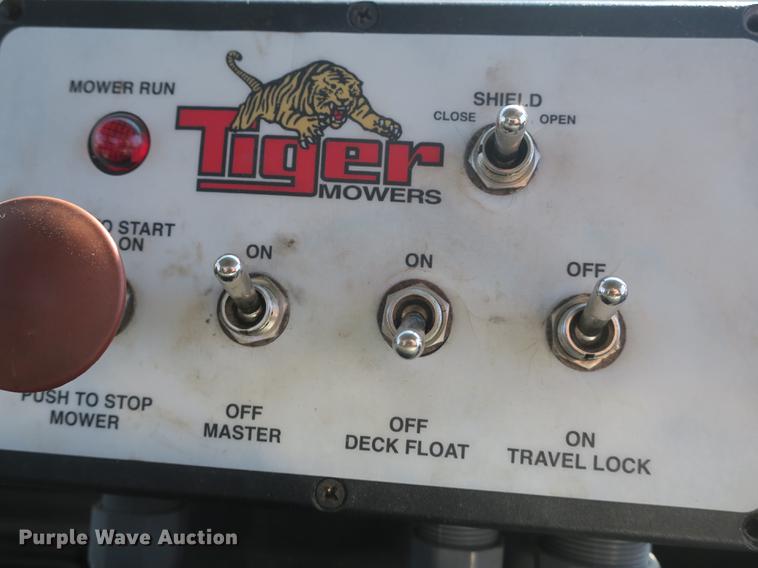 image for item DB8868 2003 GMC W5500 TrucKat flatbed truck