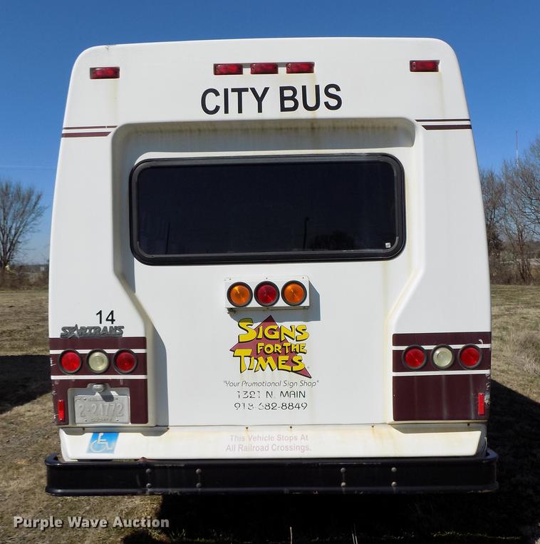 image for item DD3686 2002 Ford Econoline E450 shuttle bus