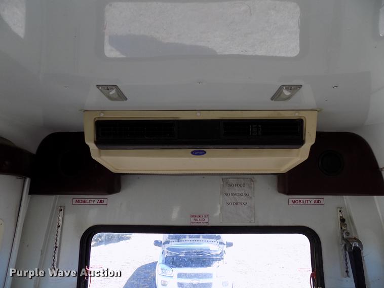 image for item DD3686 2002 Ford Econoline E450 shuttle bus