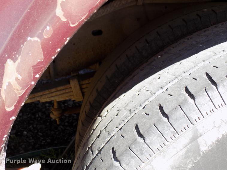 image for item DD3686 2002 Ford Econoline E450 shuttle bus