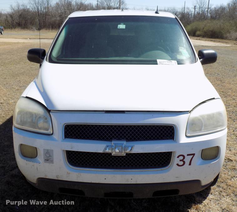 image for item DD3687 2007 Chevrolet Uplander handicap accessible van