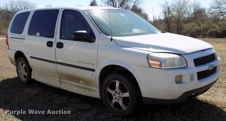 image for item DD3687 2007 Chevrolet Uplander handicap accessible van