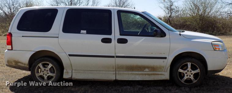 image for item DD3687 2007 Chevrolet Uplander handicap accessible van