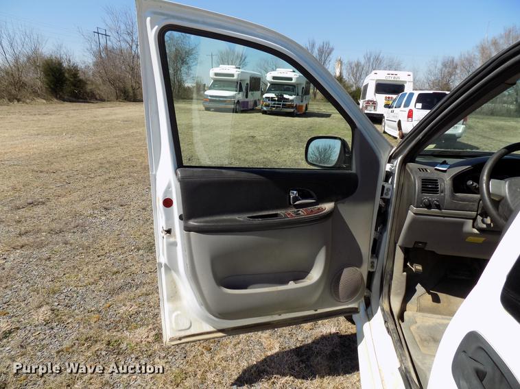 image for item DD3687 2007 Chevrolet Uplander handicap accessible van