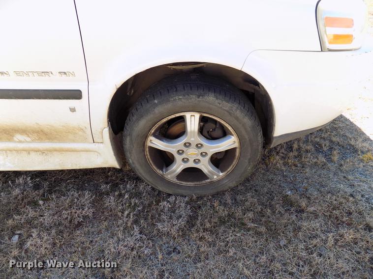 image for item DD3687 2007 Chevrolet Uplander handicap accessible van