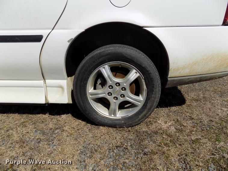 image for item DD3687 2007 Chevrolet Uplander handicap accessible van